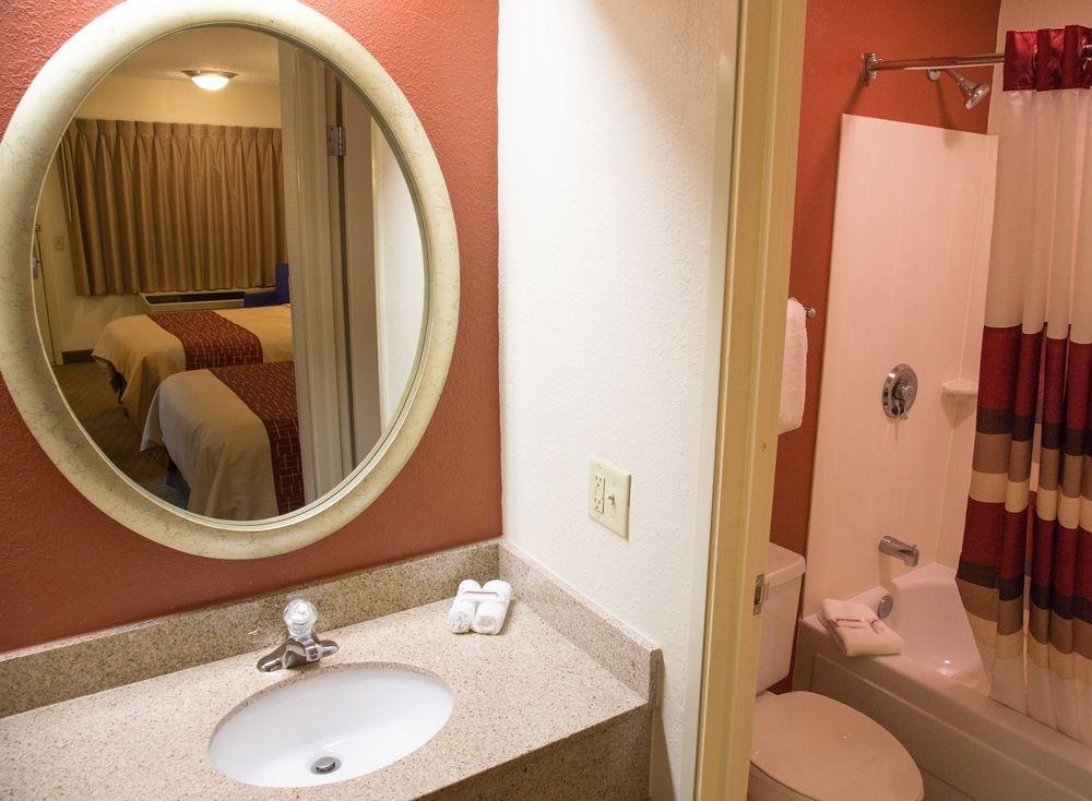 Red Roof Inn Elkhart Exterior foto