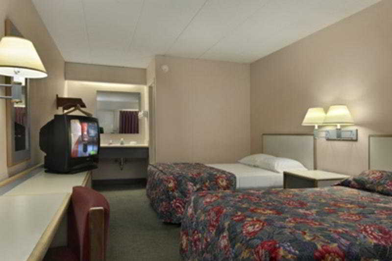 Red Roof Inn Elkhart Exterior foto